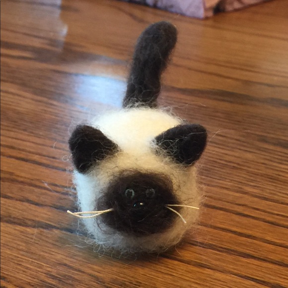 COPY - needle felted Siamese kitten cat handmade sweet unique gift collectable - Picture 1 of 1
